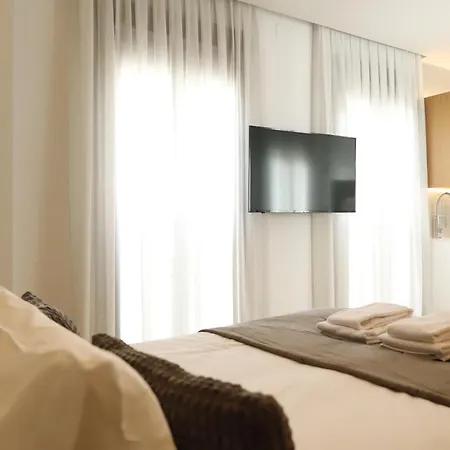 Medina Homes Puente Aparthotel 4*